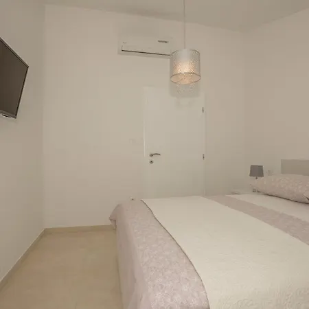 Branka Lejlighed Makarska